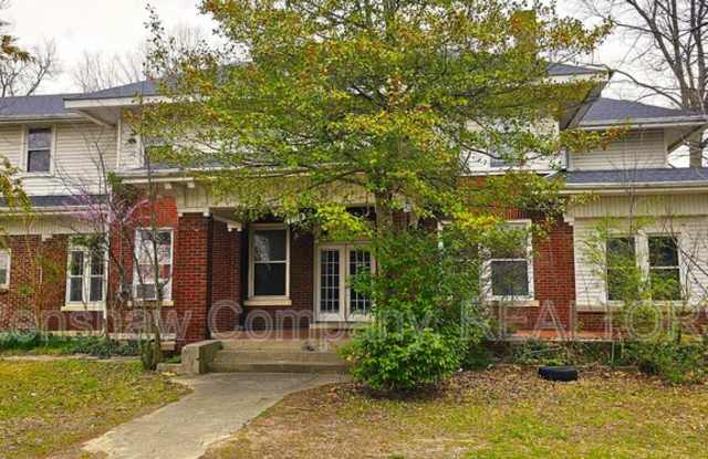704 Finley St - 704 Finley Street, Dyersburg, TN 38024