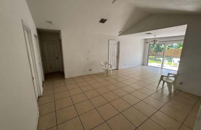 2380 Saranac Avenue S photos photos