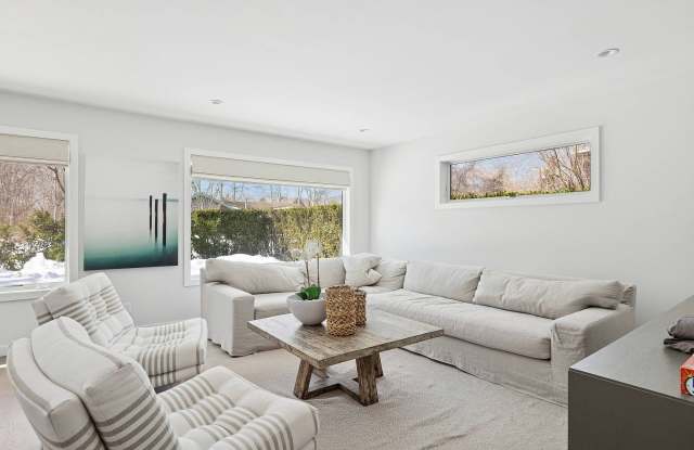 16 Roosevelt Road Gallery 2