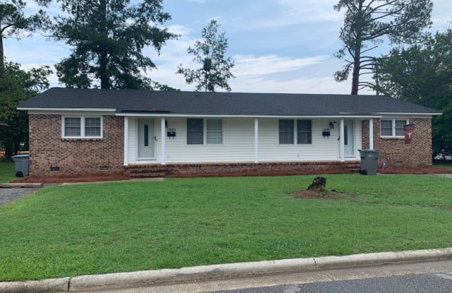 1983 Riverside Dr. - 1983 Riverside Blvd, Lumberton, NC 28358