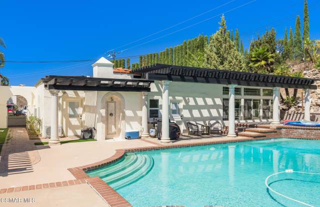 3192 Sycamore Drive Gallery 1