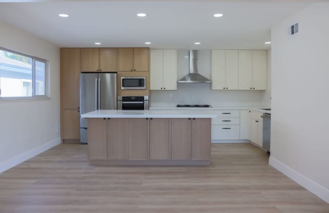 8751 Chantilly Avenue photos photos