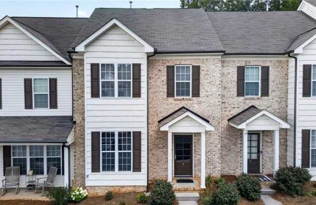 8 Nandina Drive Gallery 1