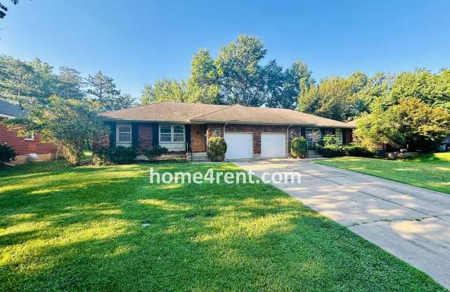 Charming Duplex Style Home with New Paint, Updated Floors, Finished Basement and a Quiet Back Patio! photos photos