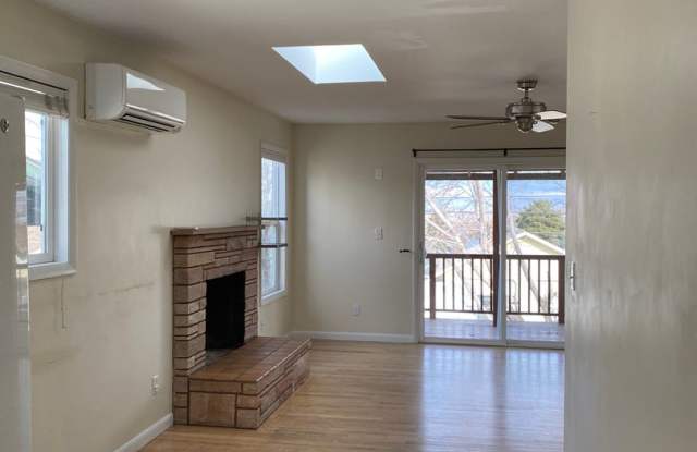 Spacious 3 Bedroom home with attached garage! Gallery 4