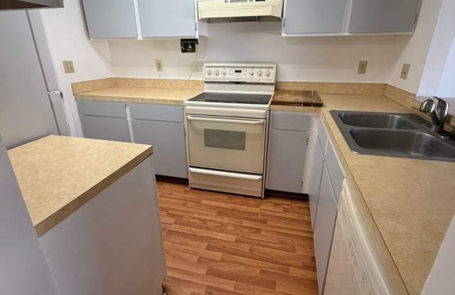 3 Bedroom, 1.5 Bathroom Duplex Gallery 3