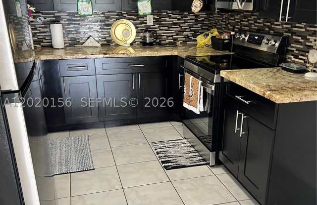 3621 NW 95th Ter photos photos