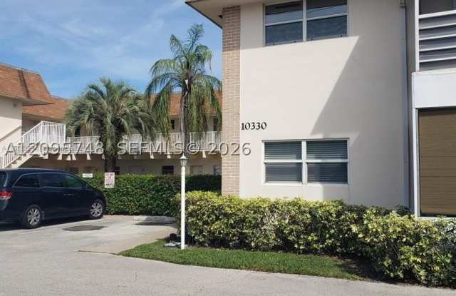 10330 N MILITARY TR Gallery 1
