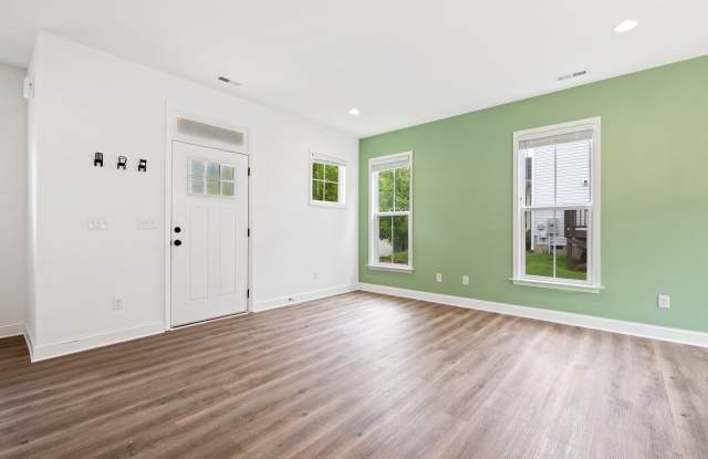 **$300 OFF FIRST MONTHS RENT!!** Bright & Airy Home on a Quiet Street in Durham! Gallery 3