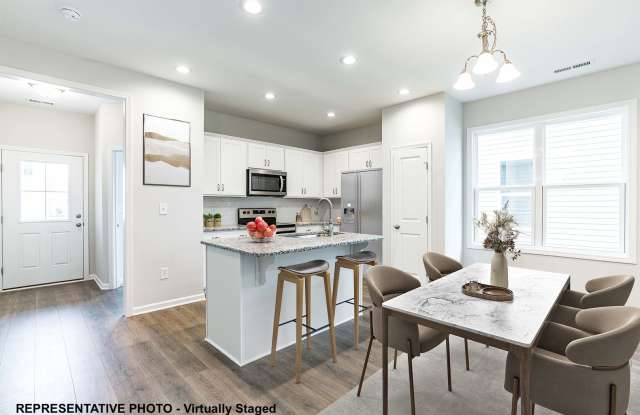 3 Bedroom Triplex in Smithfield! photos photos 3 Bedroom Triplex in Smithfield! photos photos