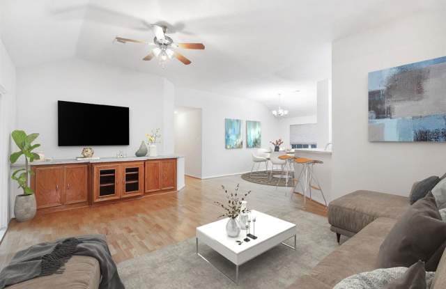 1815 Creek Drive Gallery 2