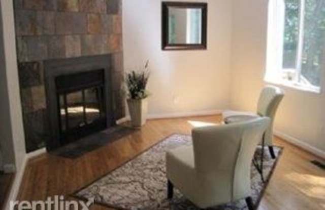 5831 Oak Ladder Court Gallery 2