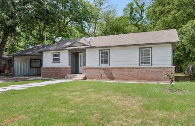 106 E Grove Street E photos photos