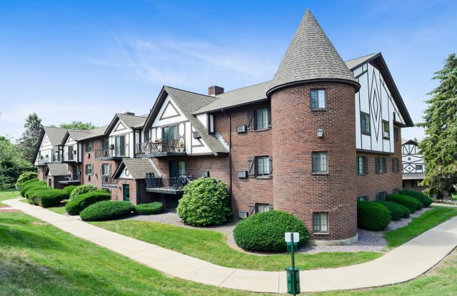 Royal Crest Marlboro Apartment Homes photos photos