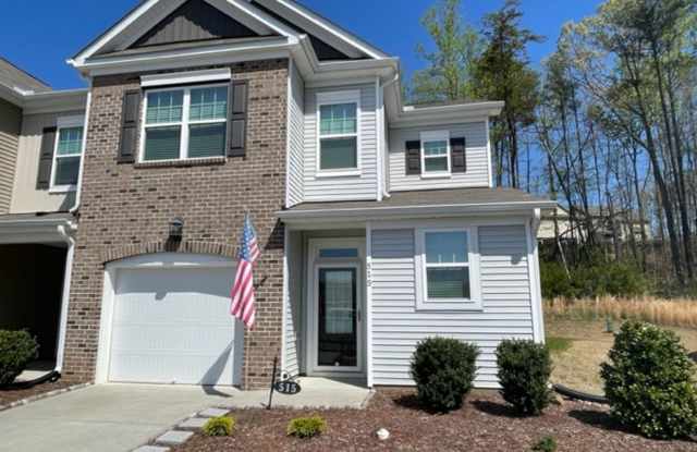 MOVE IN READY! Amazing end-unit townhome photos photos