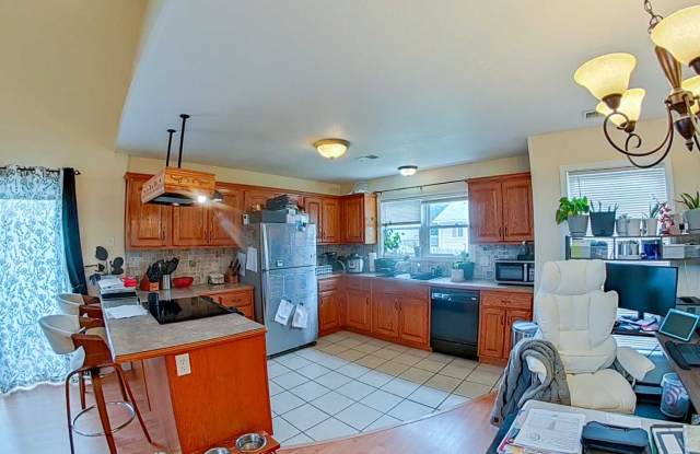 3D Tour Available - Gorgeous West Side Town Home with 2 Car Garage + Vaulted ceilings! Available July 25th! photos photos