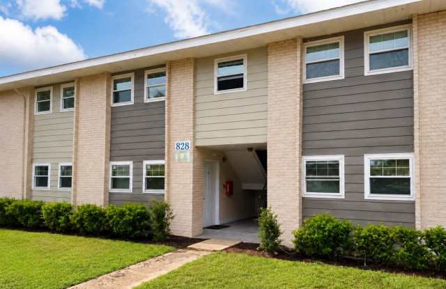 828 Sky Lake Circle - B Gallery 1