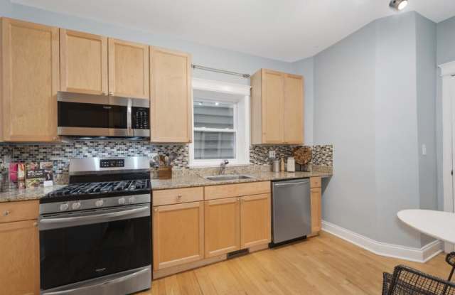 3805 North Ravenswood Gallery 2