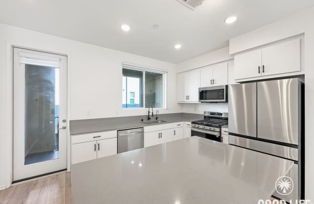 Luxury 3-Level 4BR Home | 1,696 Sq Ft | New Build San Diego Living photos photos