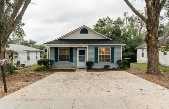 Completely Renovated 3 bed 2 bath single family home Gallery 1