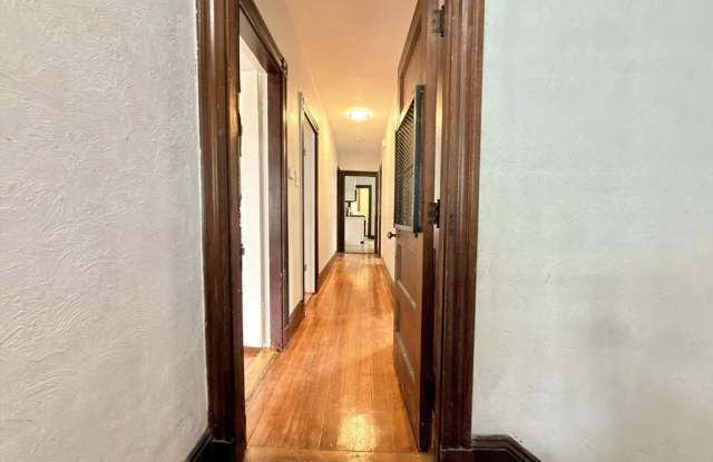 18 Harold Park unit: 3 photos photos