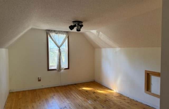 506 15th Avenue West Gallery 3