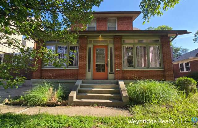 Beautiful 3 Bedroom Home Located in College Hill!! photos photos