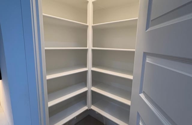 7710 W Crabapple Drive Gallery 3