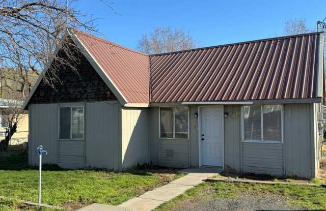 Enjoy living outside of town! photos photos