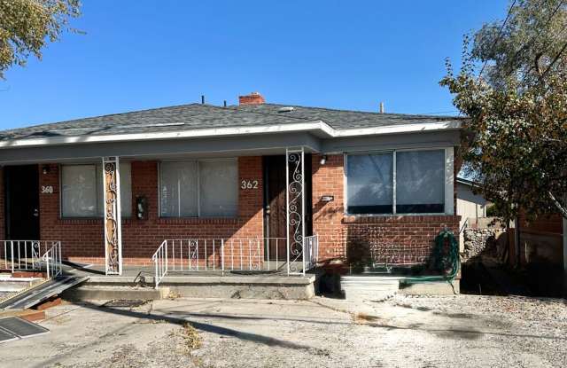 2 Bedroom Duplex Close to Midtown! Gallery 1