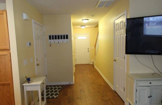 1728 Eagle Ridge Drive Gallery 2