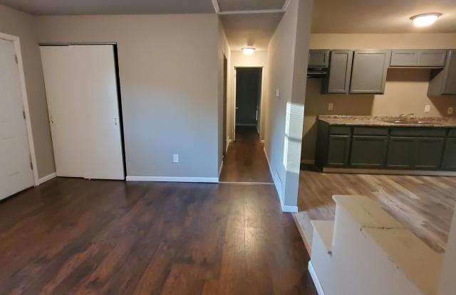 3 Bedroom 1 Bath in East Glen Park Gallery 4
