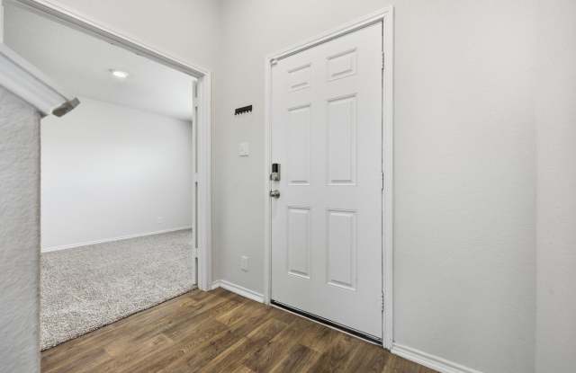 13724 Grapeland Gap Gallery 3