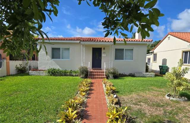 6428 SW 39th St photos photos
