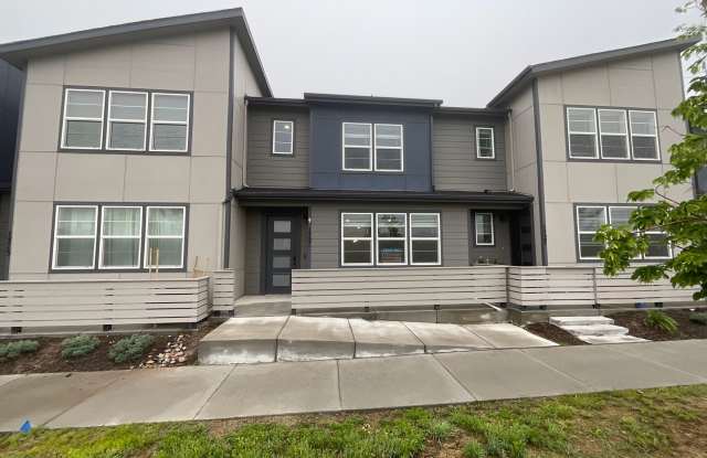 3 Bedroom Townhome Available Near Voyager Pkwy  Interquest Pkwy! photos photos