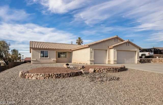 Winter Furnished Available 3 Month Lease photos photos