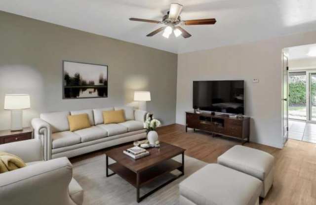 101 Del Valle Cir Gallery 1