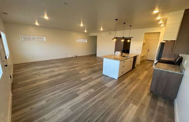 3 Bedroom Duplex with a Garage Gallery 4