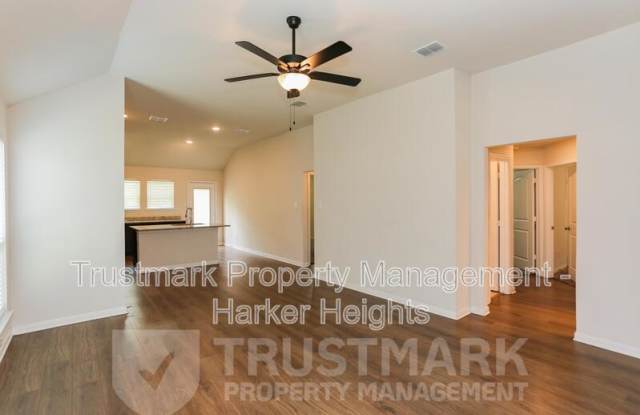 3050 Dade Loop Gallery 2