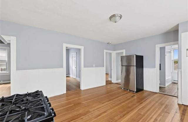 117 Burnside Avenue Gallery 3