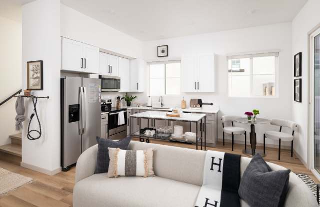 Bungalows on Henness photos photos