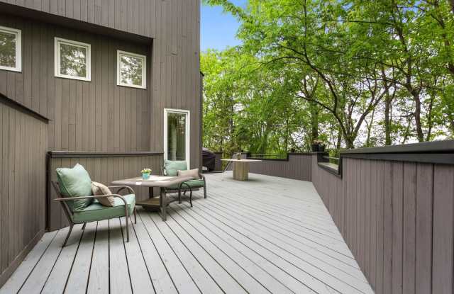 2925 Minnehaha Curve Gallery 3