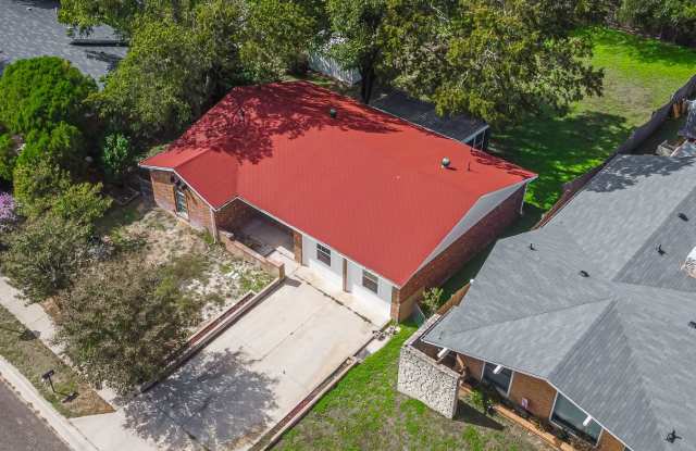 Spacious Living with Five Bedrooms and a Backyard to Enjoy Gallery 4