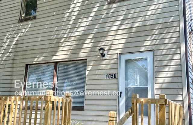 1050 Holmden Avenue photos photos