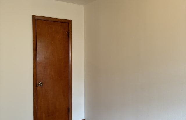 16725 Crane Gallery 4