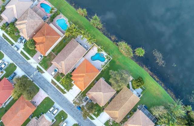 6381 Willoughby Cir Gallery 4