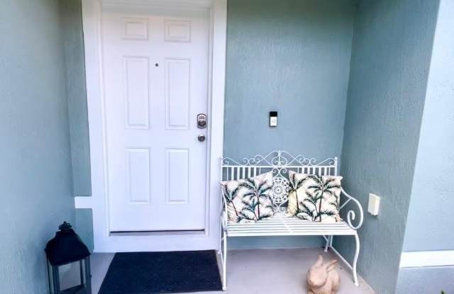 1348 SE BAYHARBOR Street Gallery 2