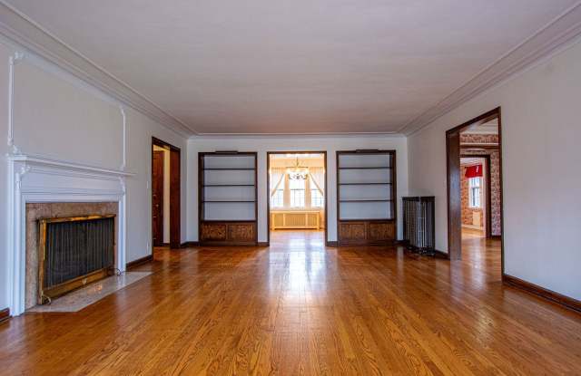 Gorgeous 5 Bedroom / 4.5 Bath Home located right off Happy Hollow Blvd! photos photos