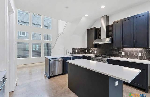 1143 N Academy Avenue photos photos