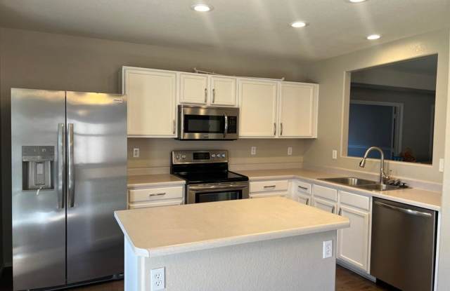 Charming Gilbert Rental - Immediate Move In Available! - 849 East Appaloosa Road, Gilbert, AZ 85296